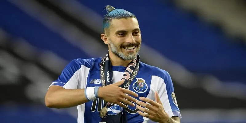 Alex Telles' Career Through the Stages